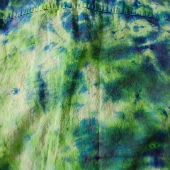 Tie Dyed Blue & Green cotton & linen blend camp shirt - Picture 5 of 5